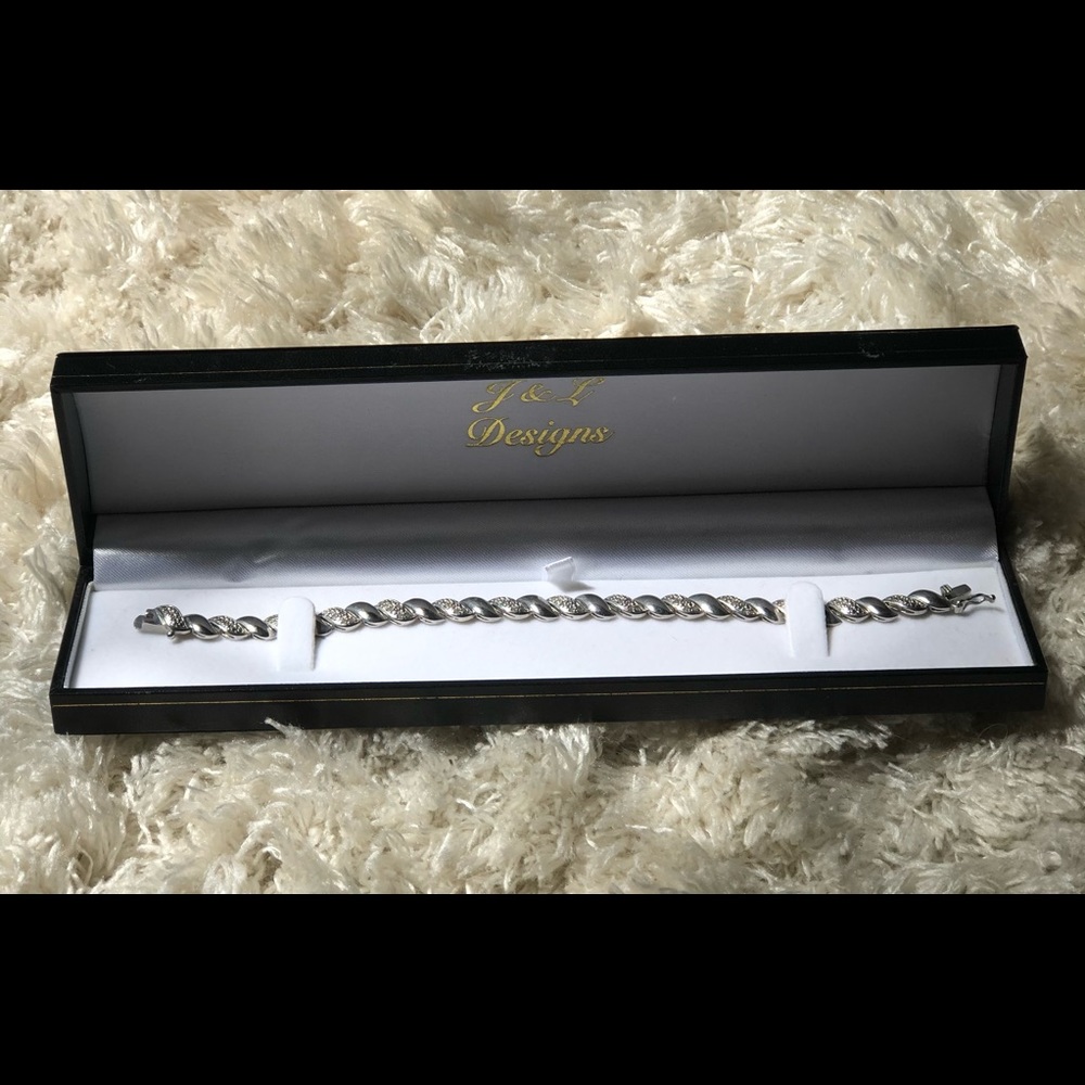 J&L jewelry bracelet